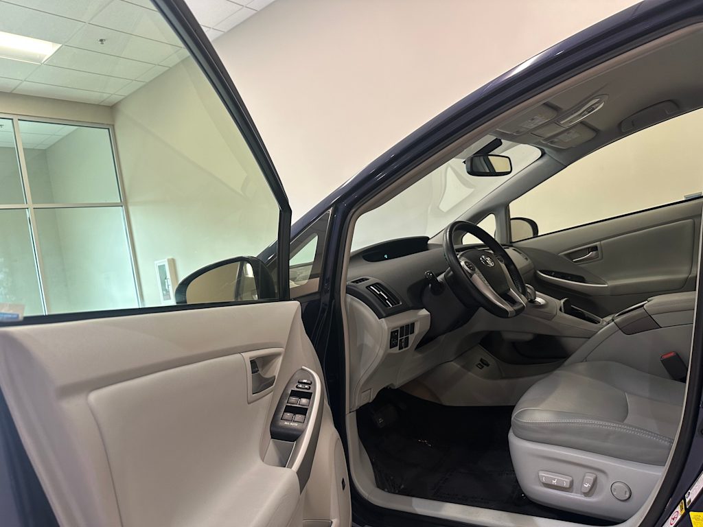 Thumbnail: 2014 Toyota Prius - 26