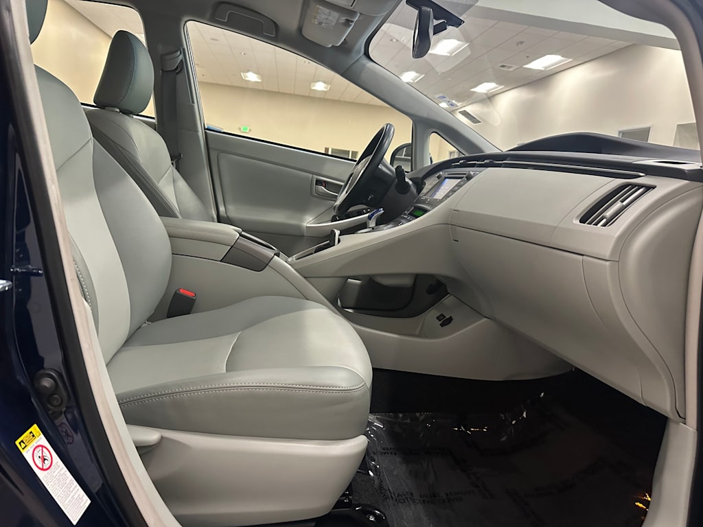 Thumbnail: 2014 Toyota Prius - 12