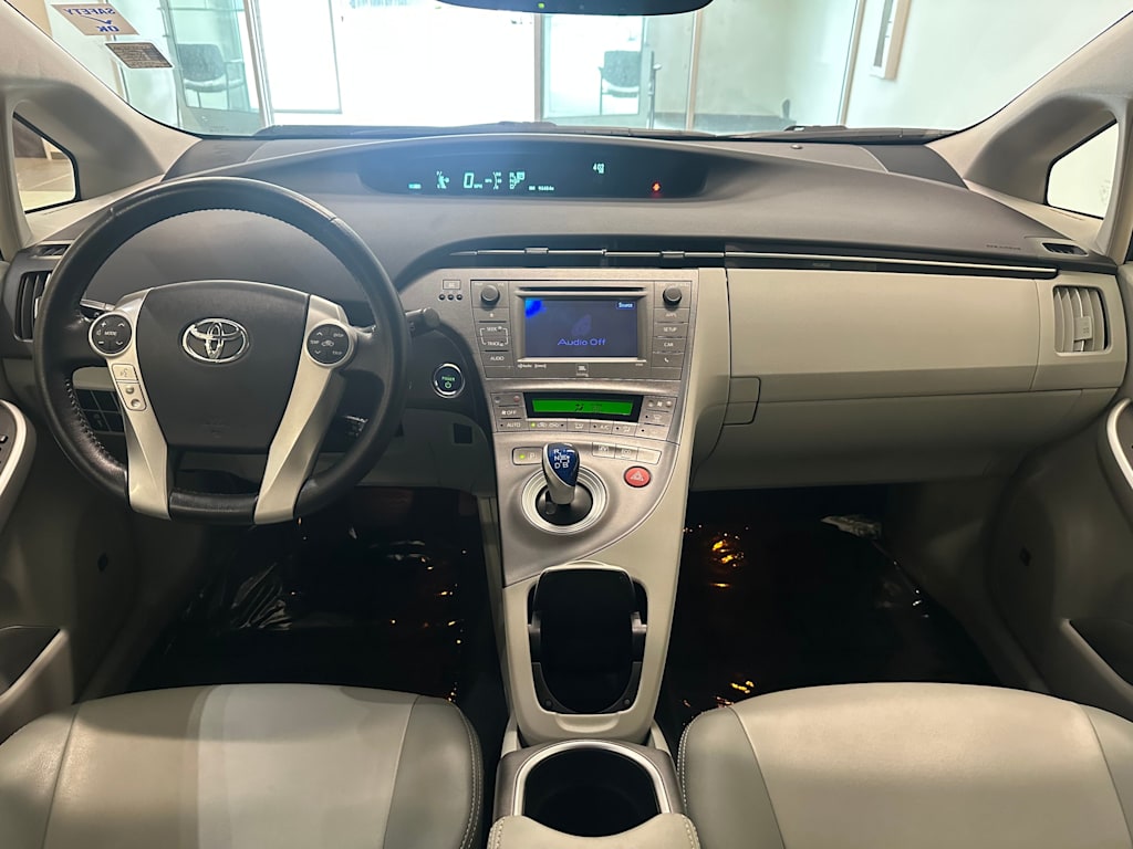 Thumbnail: 2014 Toyota Prius - 10