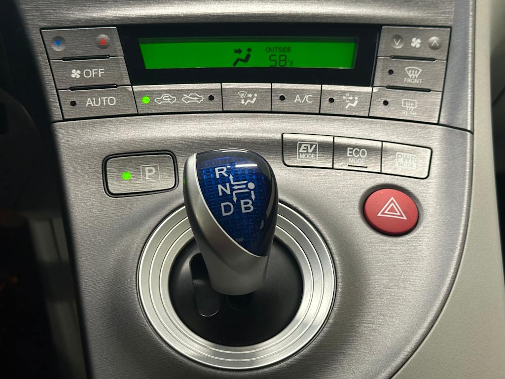 Thumbnail: 2014 Toyota Prius - 17
