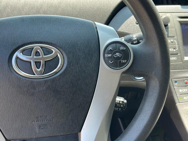 2013 Toyota Prius Two 24