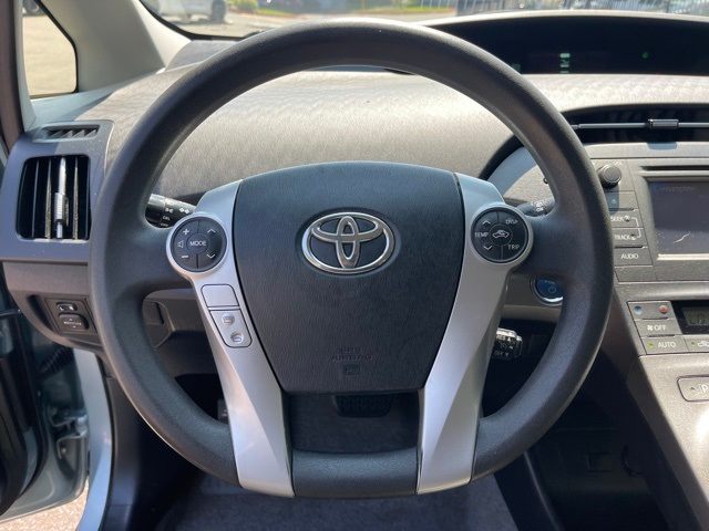 2013 Toyota Prius Two 15