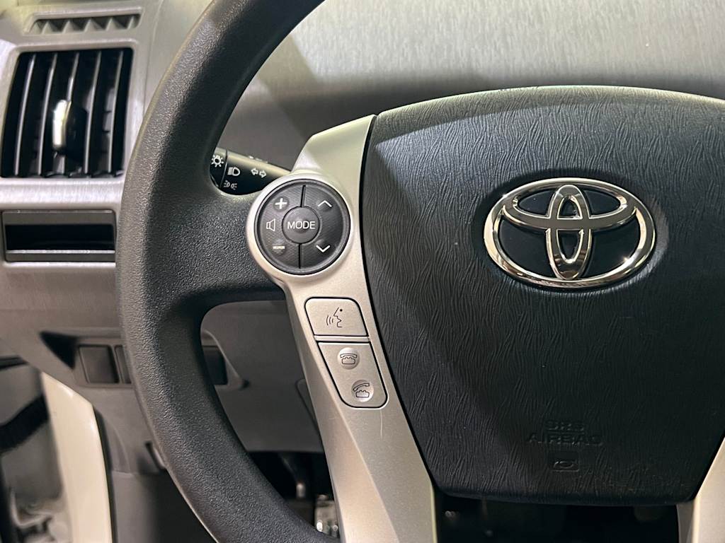Thumbnail: 2012 Toyota Prius v - 24