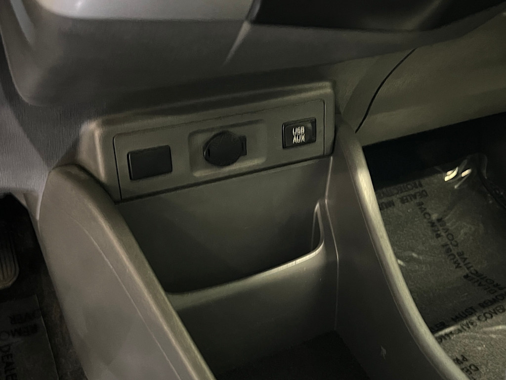 Thumbnail: 2012 Toyota Prius v - 25