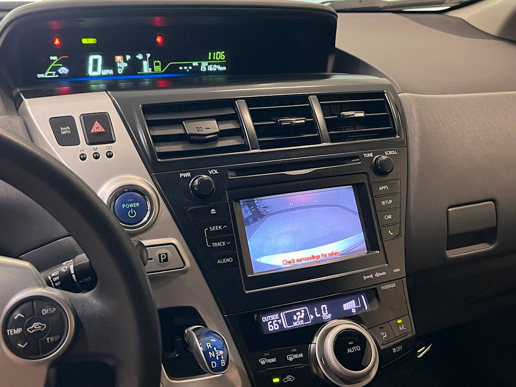 Thumbnail: 2012 Toyota Prius v - 26