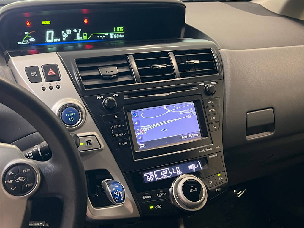 Thumbnail: 2012 Toyota Prius v - 16