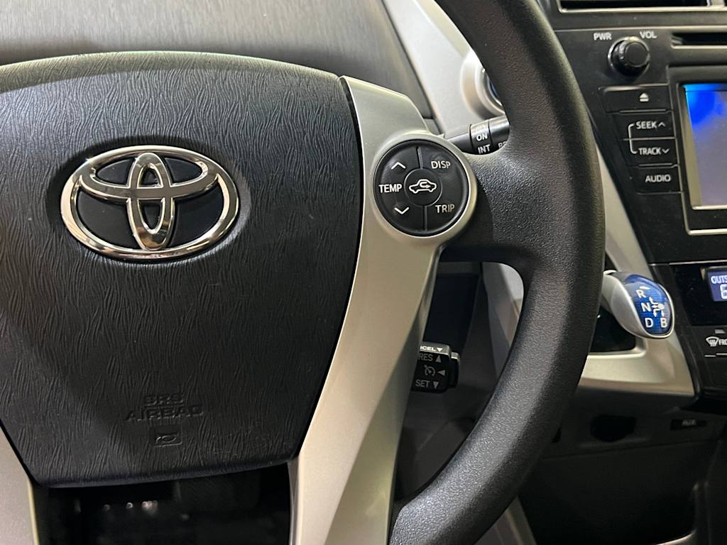 Thumbnail: 2012 Toyota Prius v - 23