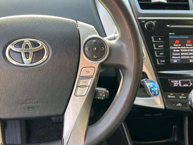 2015 Toyota Prius v Three 24