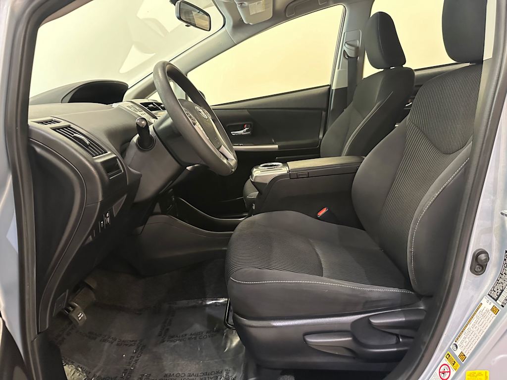 Thumbnail: 2016 Toyota Prius v - 11