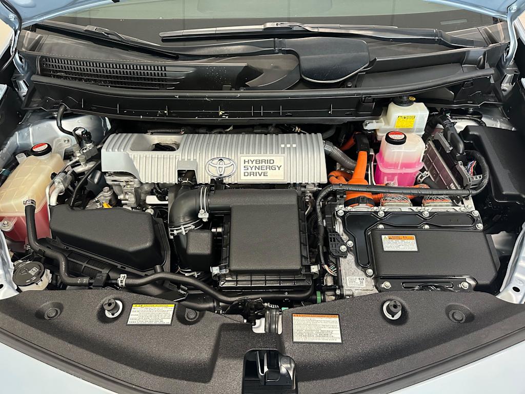 Thumbnail: 2016 Toyota Prius v - 9