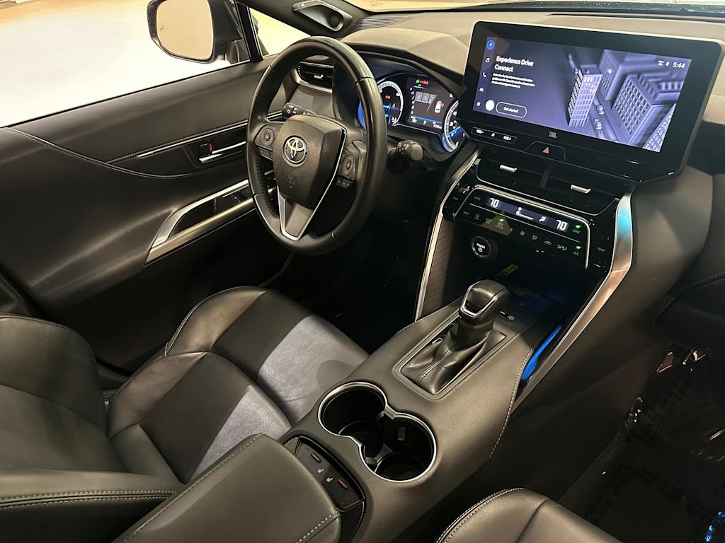 Thumbnail: 2024 Toyota Venza - 15