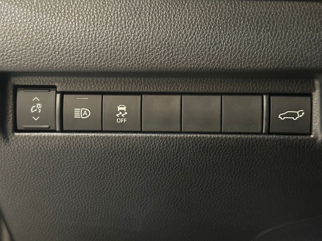 Thumbnail: 2024 Toyota Venza - 26