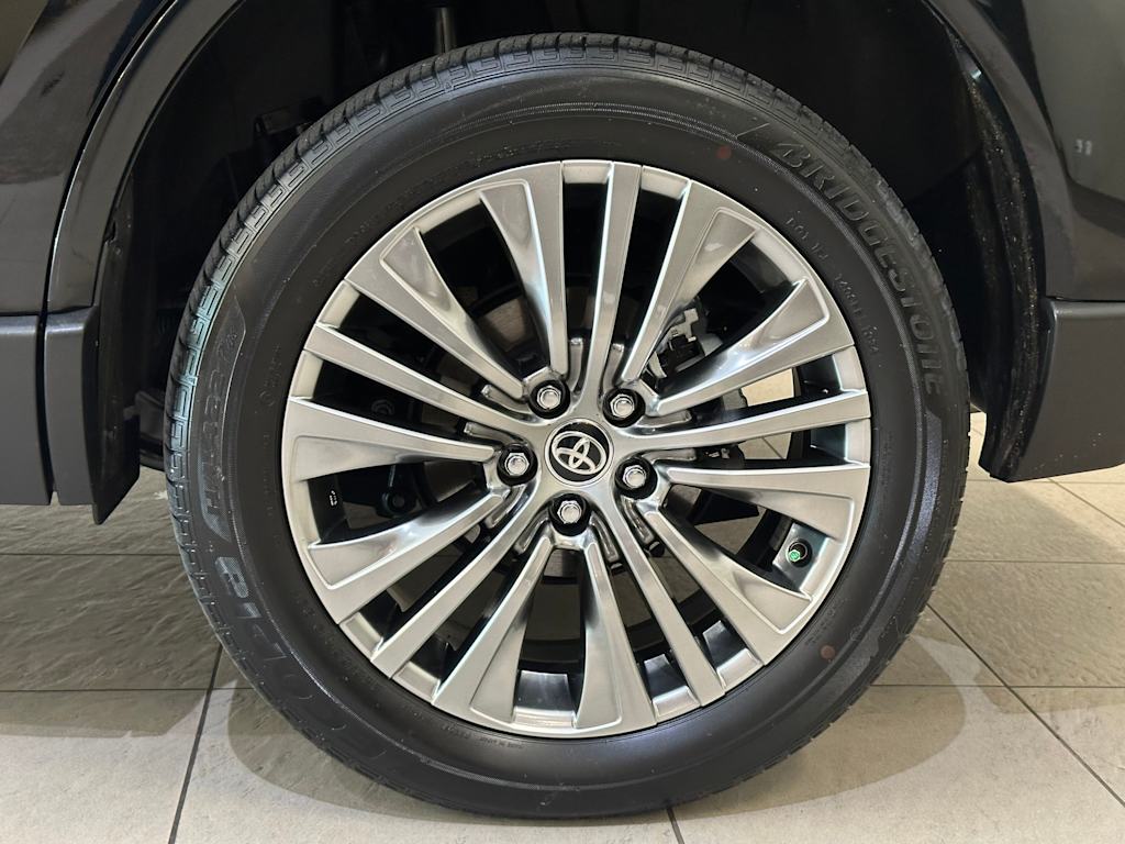 Thumbnail: 2024 Toyota Venza - 8