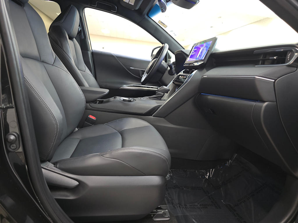Thumbnail: 2023 Toyota Venza - 12