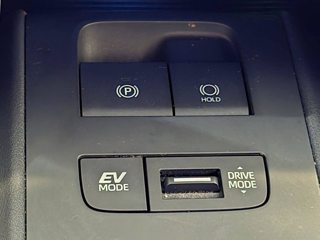 Thumbnail: 2023 Toyota Venza - 24