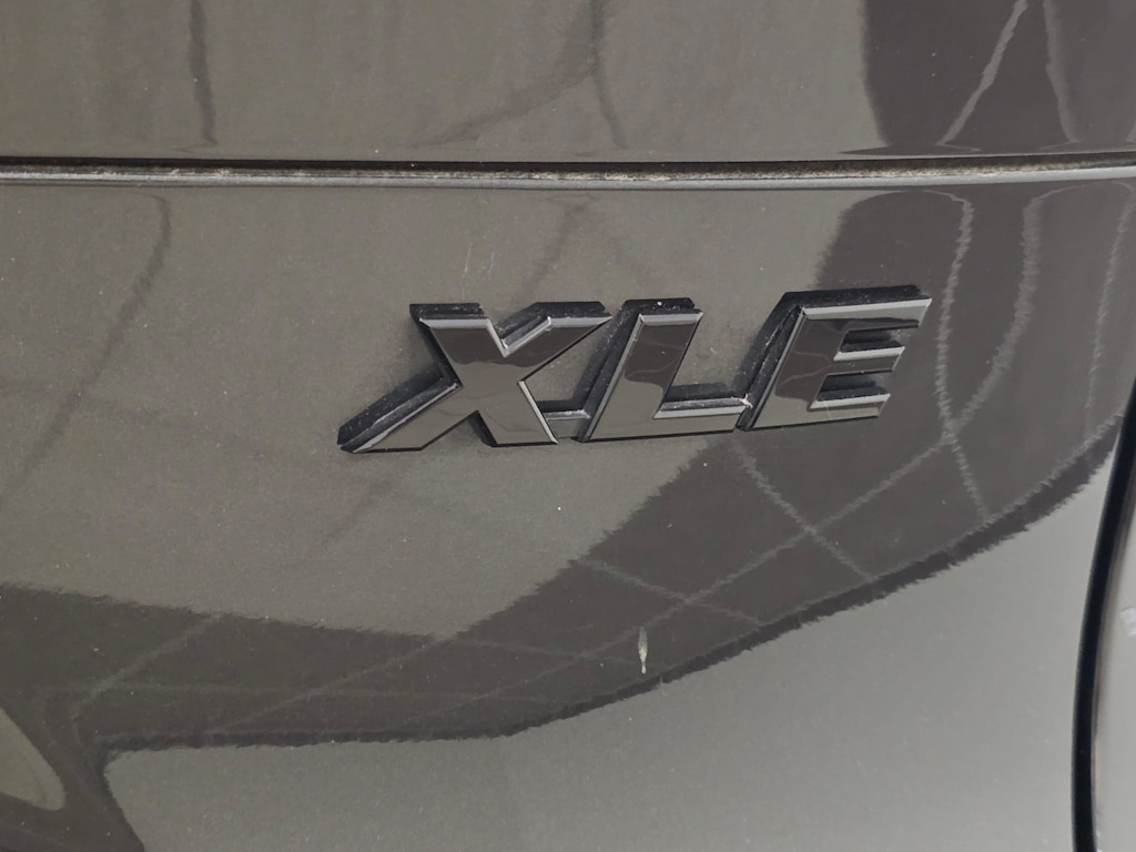 Thumbnail: 2023 Toyota Venza - 7