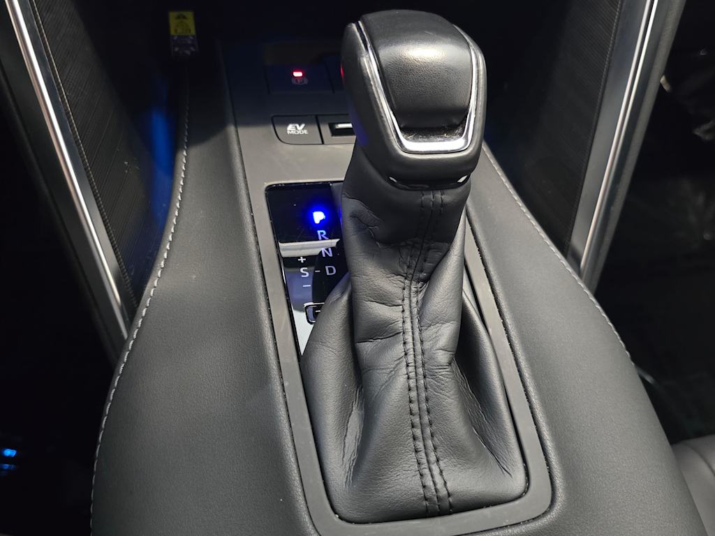 Thumbnail: 2023 Toyota Venza - 17