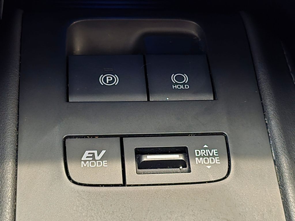 Thumbnail: 2024 Toyota Venza - 24