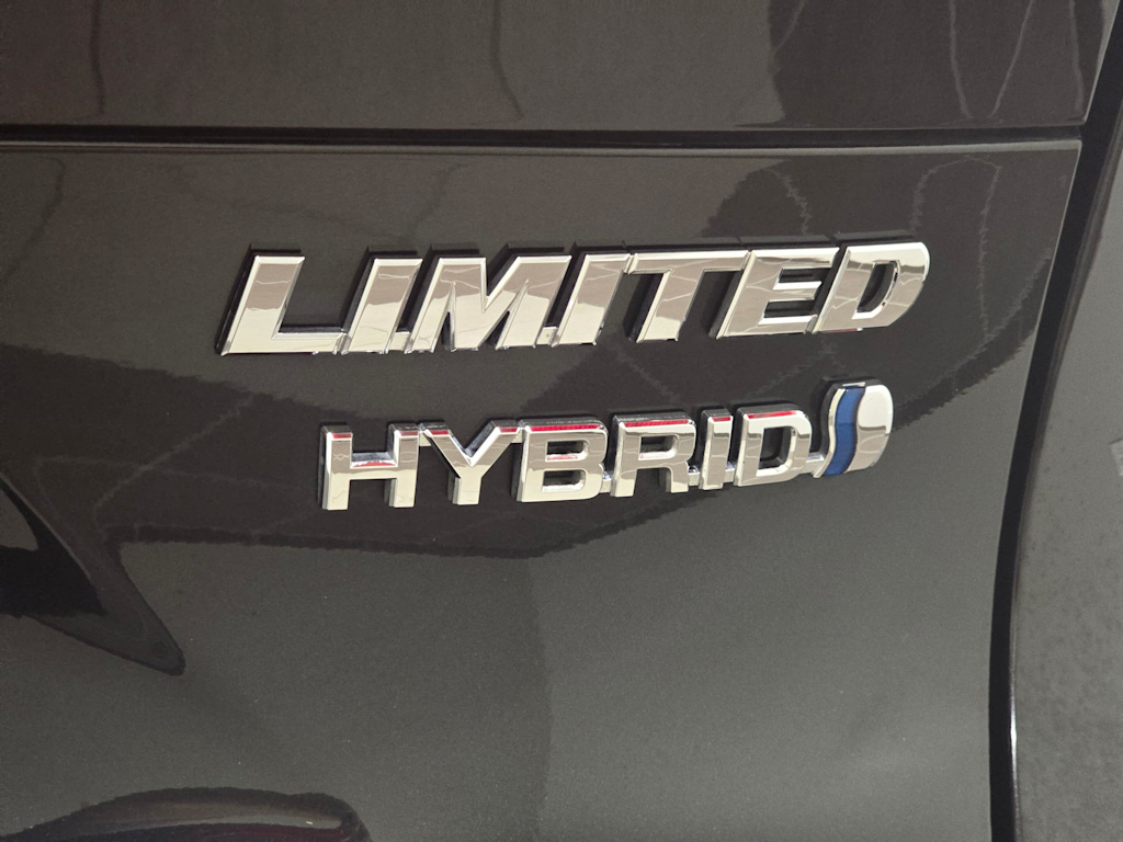 Thumbnail: 2021 Toyota Venza - 7