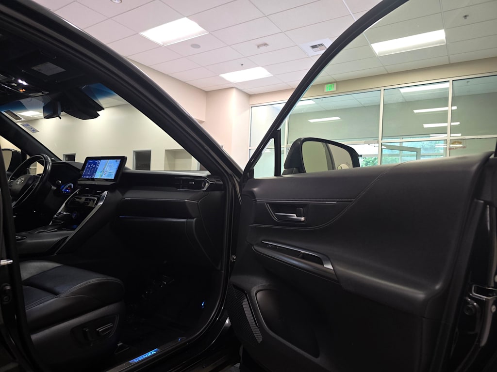 Thumbnail: 2021 Toyota Venza - 31