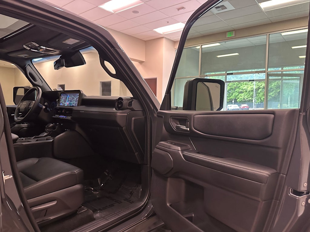 Thumbnail: 2025 Toyota Land Cruiser - 32
