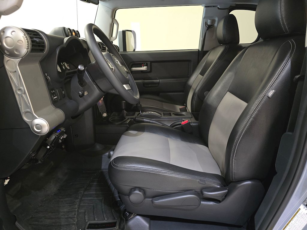 Thumbnail: 2014 Toyota FJ Cruiser - 11