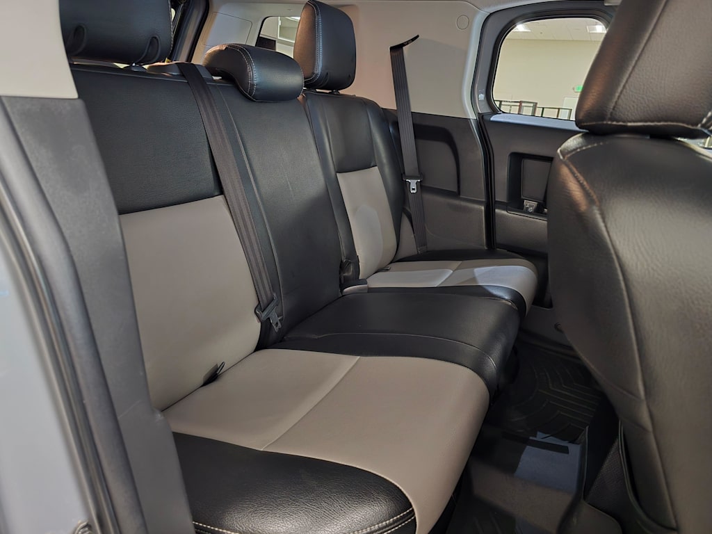 Thumbnail: 2014 Toyota FJ Cruiser - 30
