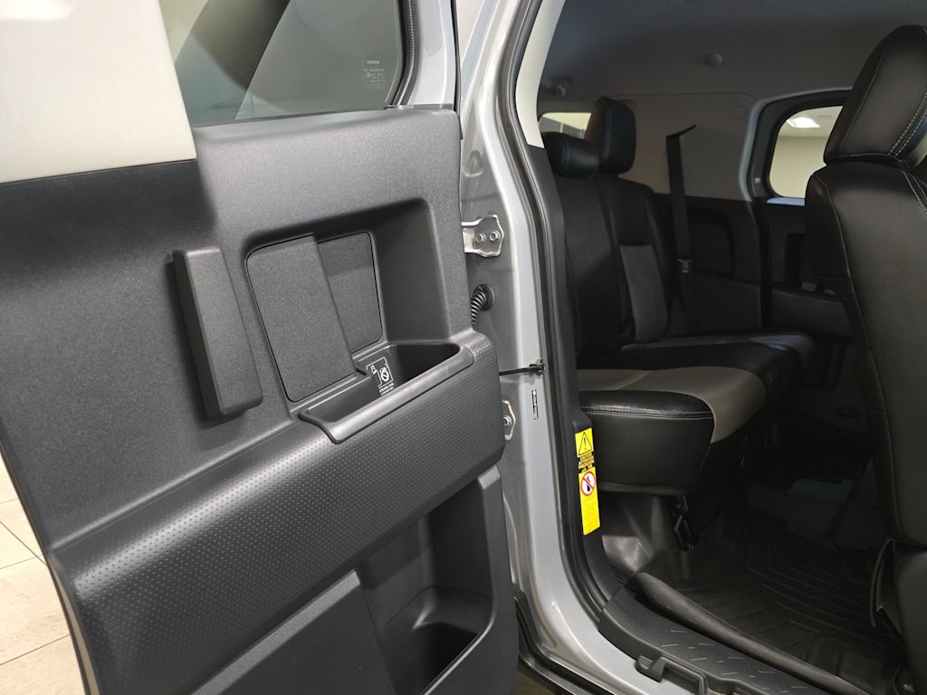 Thumbnail: 2014 Toyota FJ Cruiser - 31