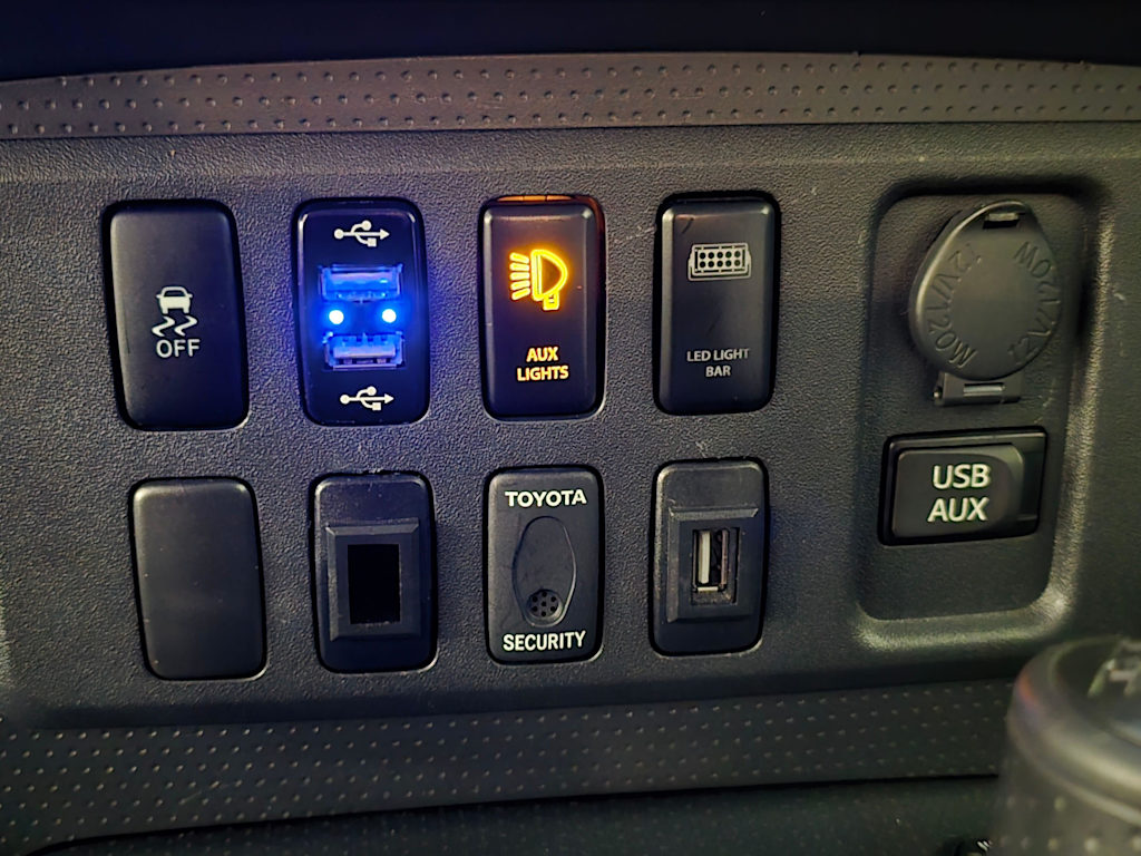 Thumbnail: 2014 Toyota FJ Cruiser - 24
