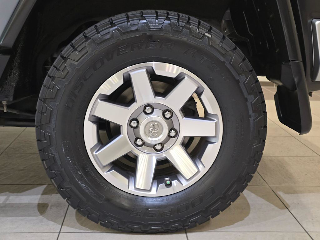 Thumbnail: 2014 Toyota FJ Cruiser - 8