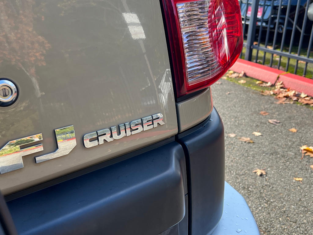 Thumbnail: 2011 Toyota FJ Cruiser - 6