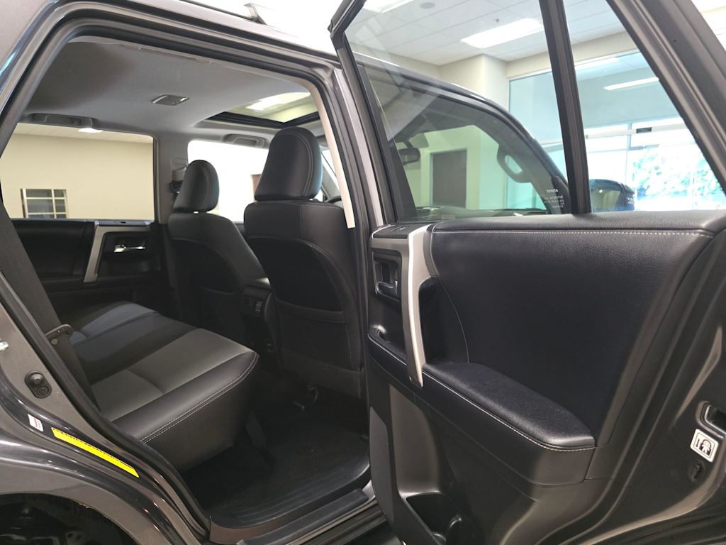 Thumbnail: 2019 Toyota 4Runner - 31