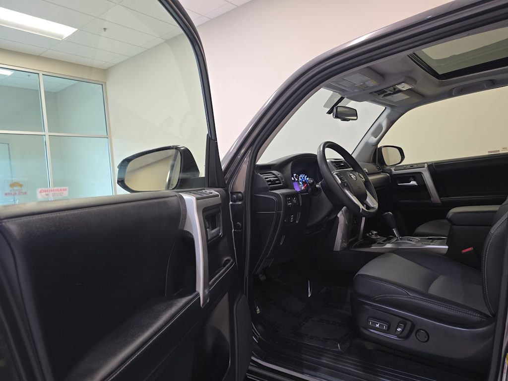 Thumbnail: 2019 Toyota 4Runner - 14
