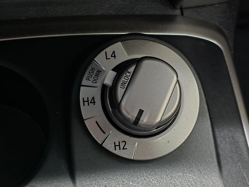 Thumbnail: 2019 Toyota 4Runner - 17
