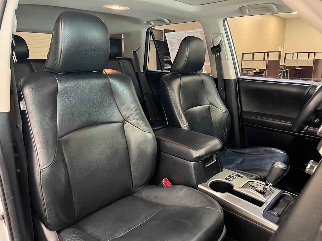 Thumbnail: 2011 Toyota 4Runner - 11
