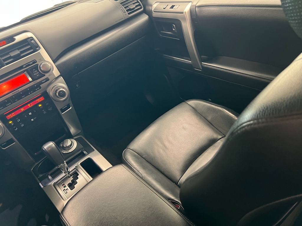 Thumbnail: 2011 Toyota 4Runner - 13