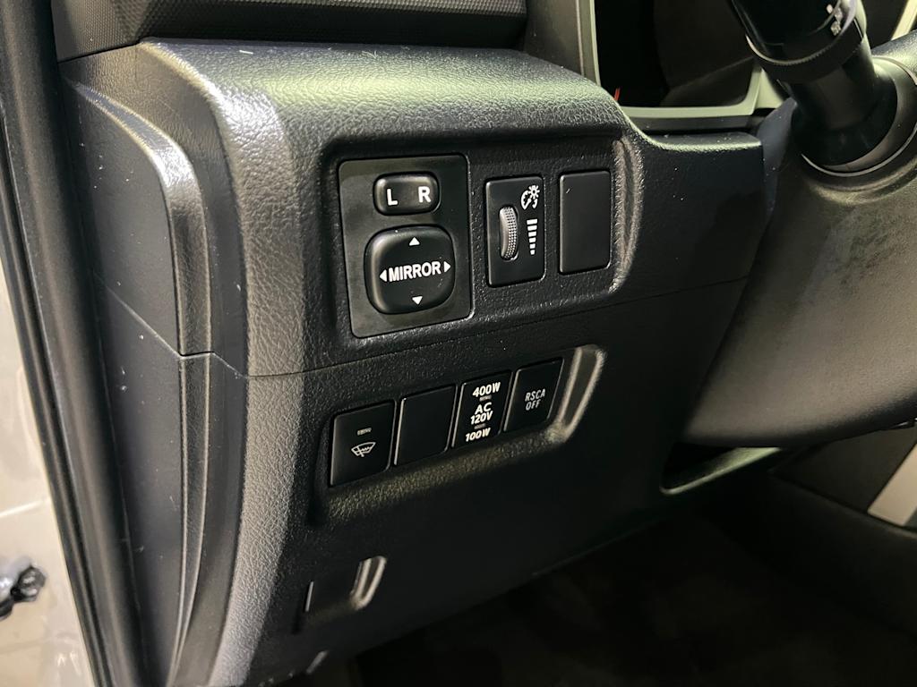 Thumbnail: 2011 Toyota 4Runner - 21