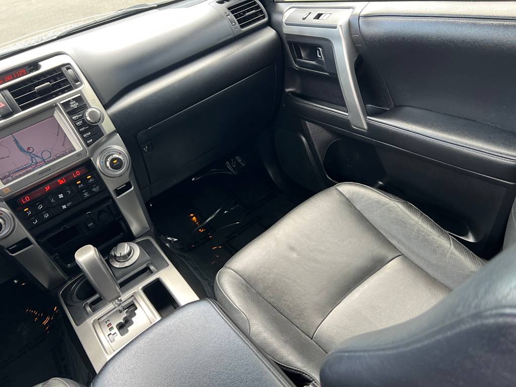 Thumbnail: 2011 Toyota 4Runner - 12