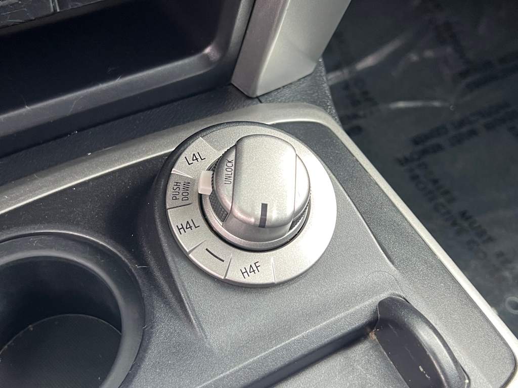 Thumbnail: 2011 Toyota 4Runner - 29