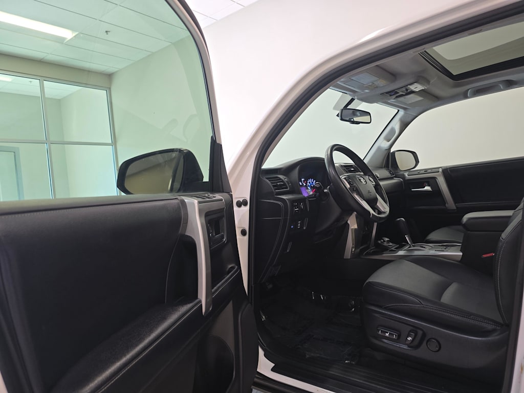 Thumbnail: 2019 Toyota 4Runner - 14
