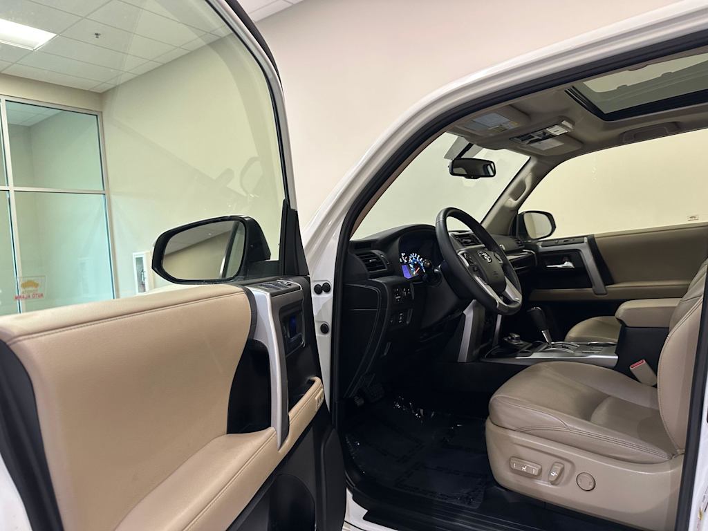 Thumbnail: 2019 Toyota 4Runner - 14