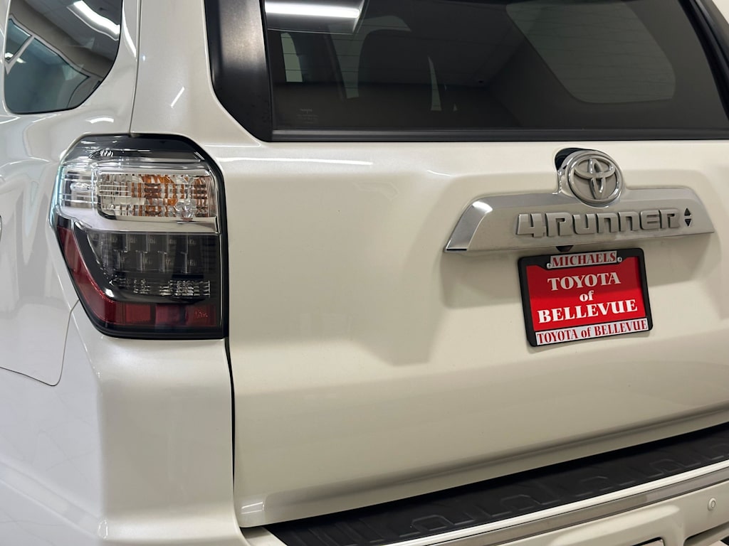 Thumbnail: 2019 Toyota 4Runner - 21