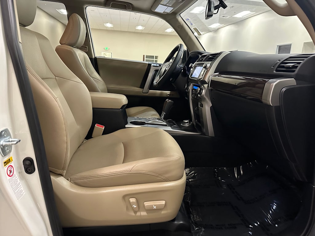 Thumbnail: 2019 Toyota 4Runner - 11