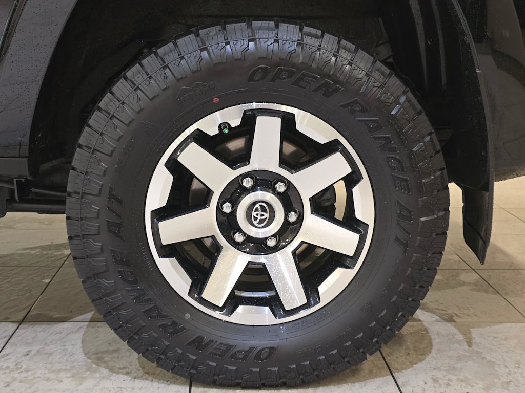 Thumbnail: 2020 Toyota 4Runner - 8