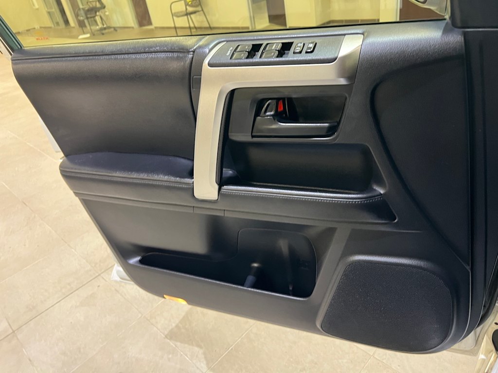 Thumbnail: 2012 Toyota 4Runner - 24