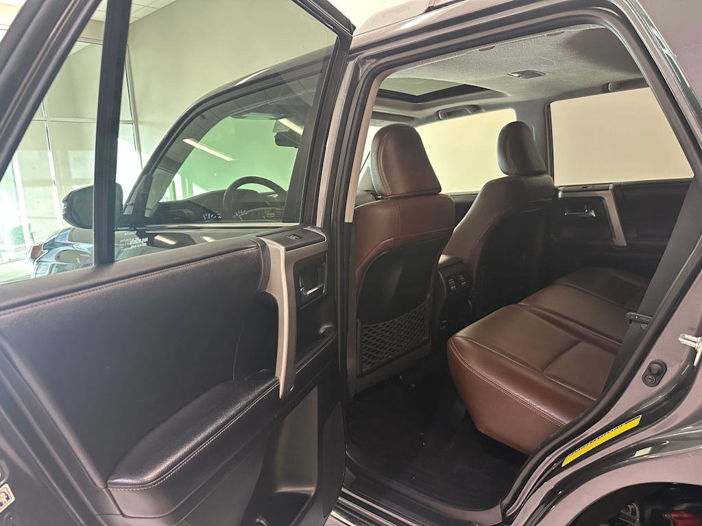 Thumbnail: 2018 Toyota 4Runner - 29