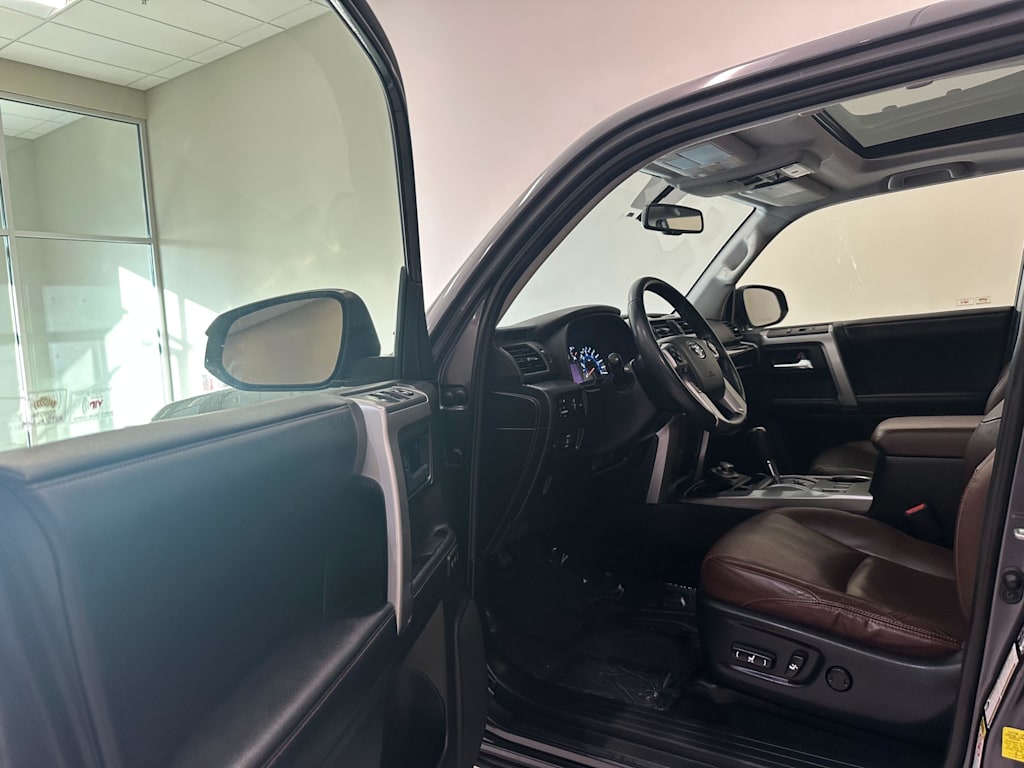 Thumbnail: 2018 Toyota 4Runner - 11