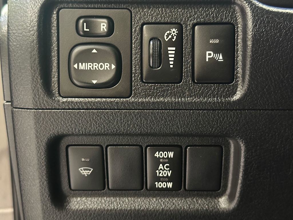 Thumbnail: 2018 Toyota 4Runner - 25