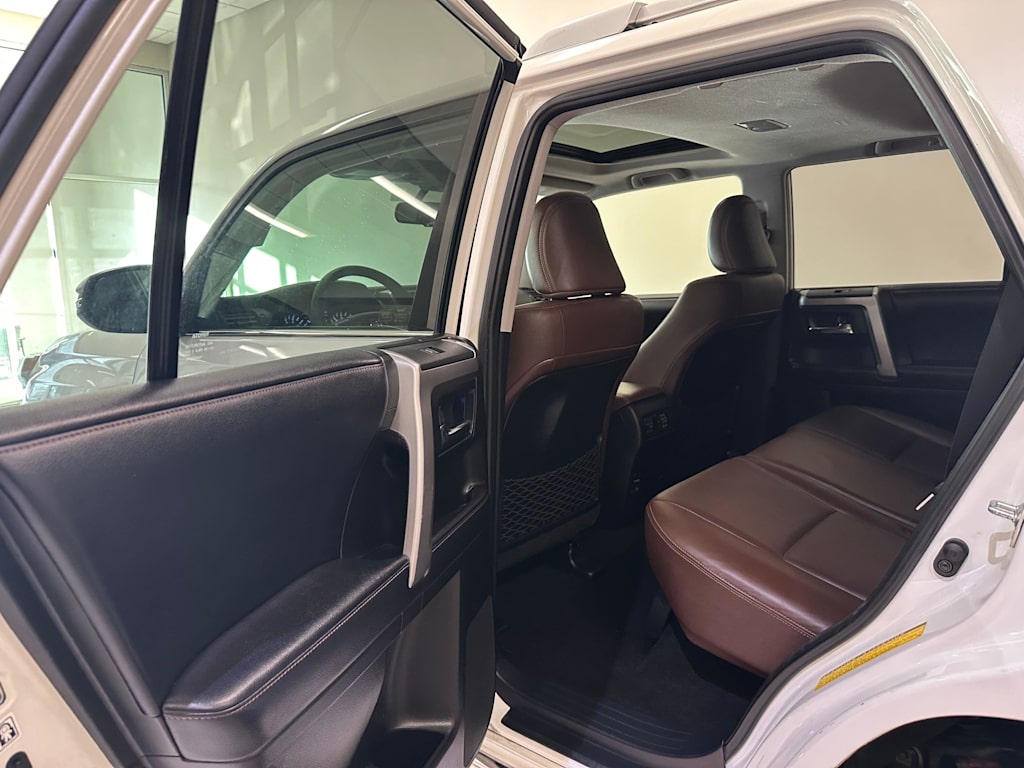 Thumbnail: 2018 Toyota 4Runner - 29