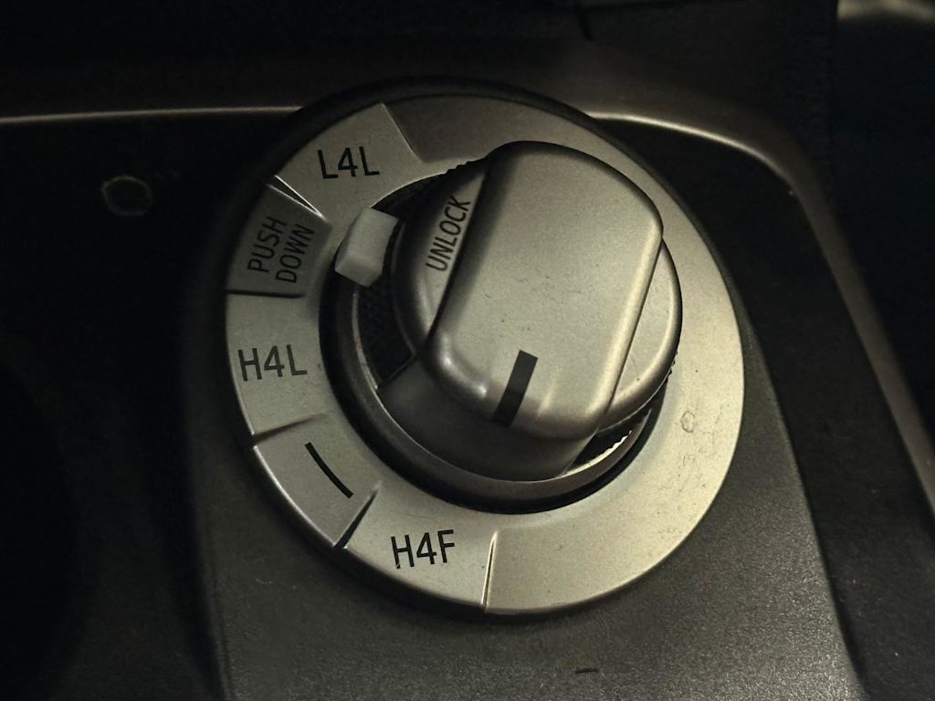 Thumbnail: 2018 Toyota 4Runner - 17